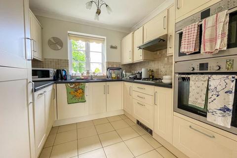 12 Chestnut Parade, Shepton Mallet, BA4 4DW