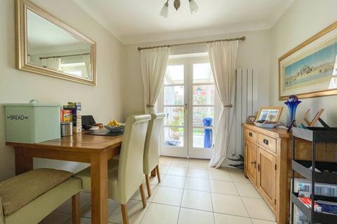 12 Chestnut Parade, Shepton Mallet, BA4 4DW