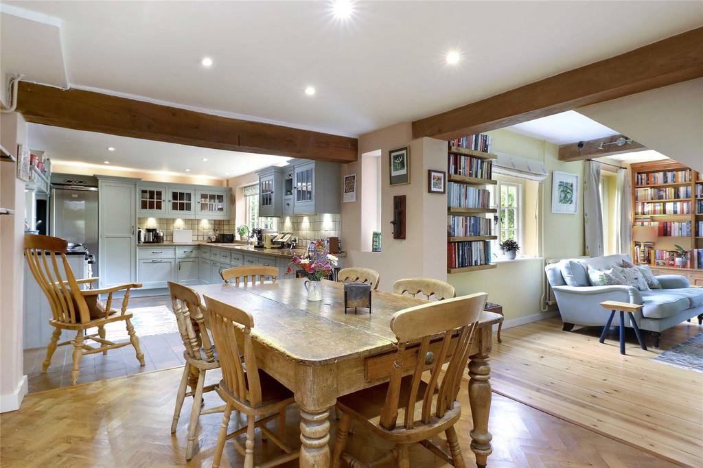 Kitchen/Dining