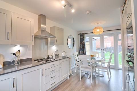 3 bedroom detached house for sale - Ironstone Way, Manchester M28