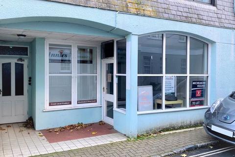 Retail property (high street) to rent, Totnes TQ9