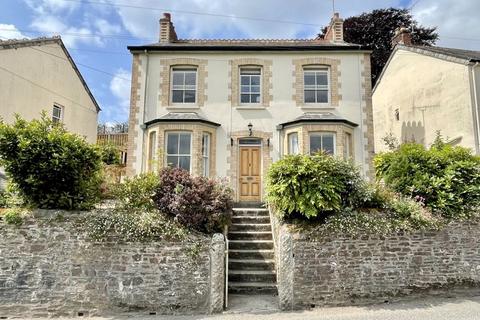 3 bedroom detached house for sale, Tanhouse Road, Lostwithiel PL22