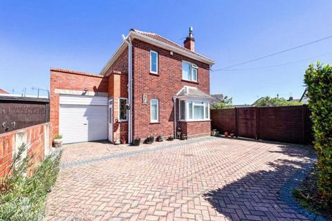 3 bedroom detached house for sale - Colin Road, Taunton.