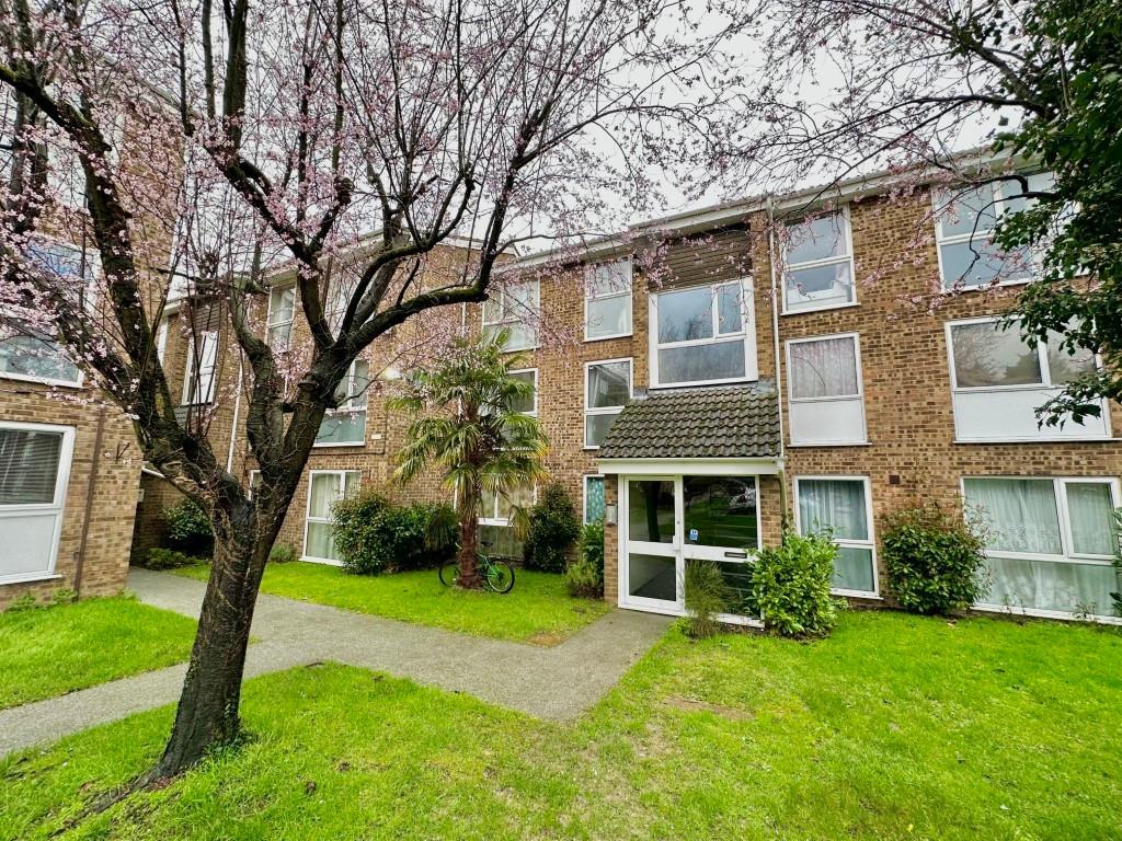 Princes Court, The Mall, Dunstable, LU5 4HW 2 bed apartment to rent £
