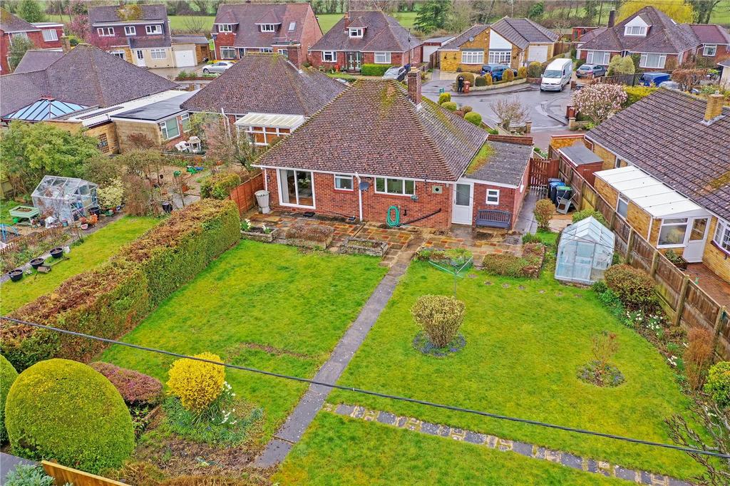 Lydiard Millicent, Swindon SN5 3 bed bungalow for sale £485,000
