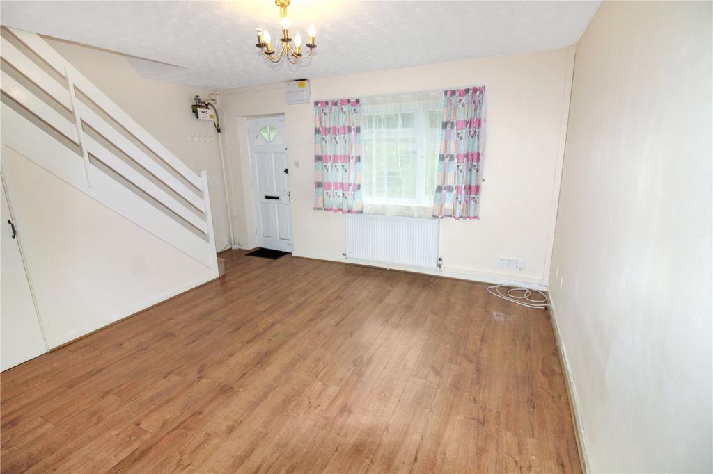 Brookdene, Wiltshire SN25 2 bed terraced house for sale £205,000