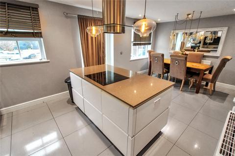72 Standen Way, Swindon, SN25 4YG