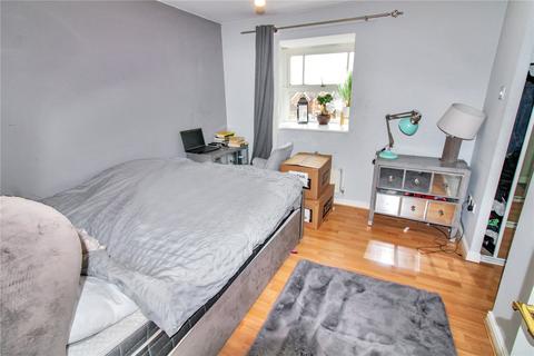 72 Standen Way, Swindon, SN25 4YG