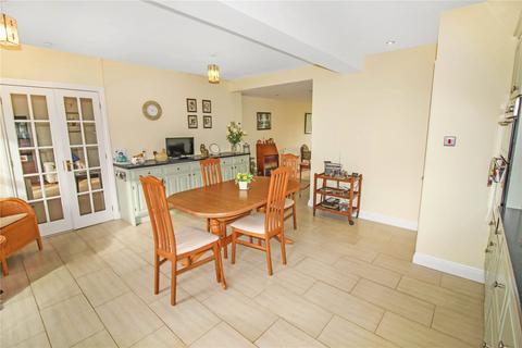 24 Longleaze, Royal Wootton Bassett, Swindon, SN4 8AX