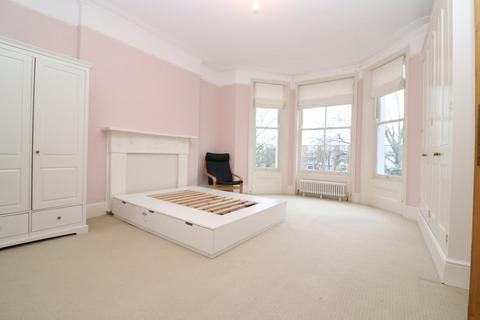 2 bedroom flat to rent, 13 St Johns Park, Blackheath SE3