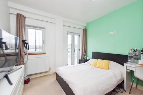 1 bedroom apartment for sale, Woodside Green, London, SE25