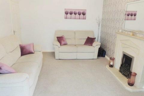 3 bedroom detached house to rent, Greenside Lane, Droylsden, Manchester, M43