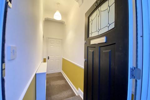 3 bedroom terraced house to rent, Huddersfield Road, Stalybridge, Cheshire, SK15