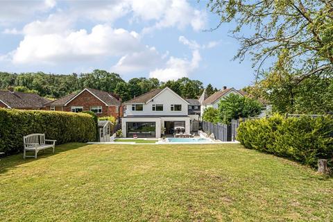 5 bedroom detached house for sale - Rushmore Hill, Orpington