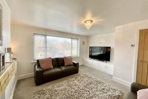 4 bedroom semi-detached house for sale - William Crescent, Mosborough, Sheffield, S20 5DJ