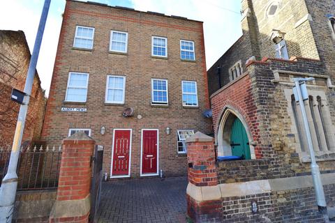 3 bedroom semi-detached house for sale, Victoria Road, Margate