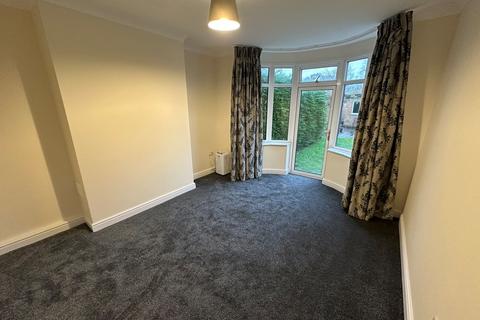 3 bedroom semi-detached house to rent, Stray Road, York, YO31