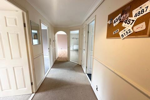 2 bedroom flat for sale, Rachael Clarke Close, Corringham, SS17
