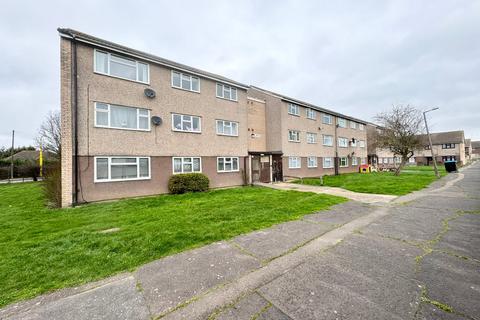 2 bedroom flat for sale, Rachael Clarke Close, Corringham, SS17