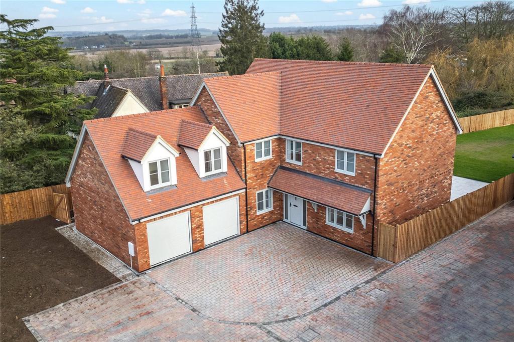 Wicken Road, Clavering, Nr Saffron Walden, Essex, CB11 4 bed detached