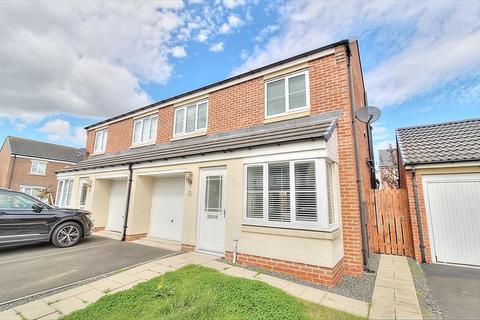 3 bedroom semi-detached house to rent, Foxglove Place, Newcastle Upon Tyne NE13