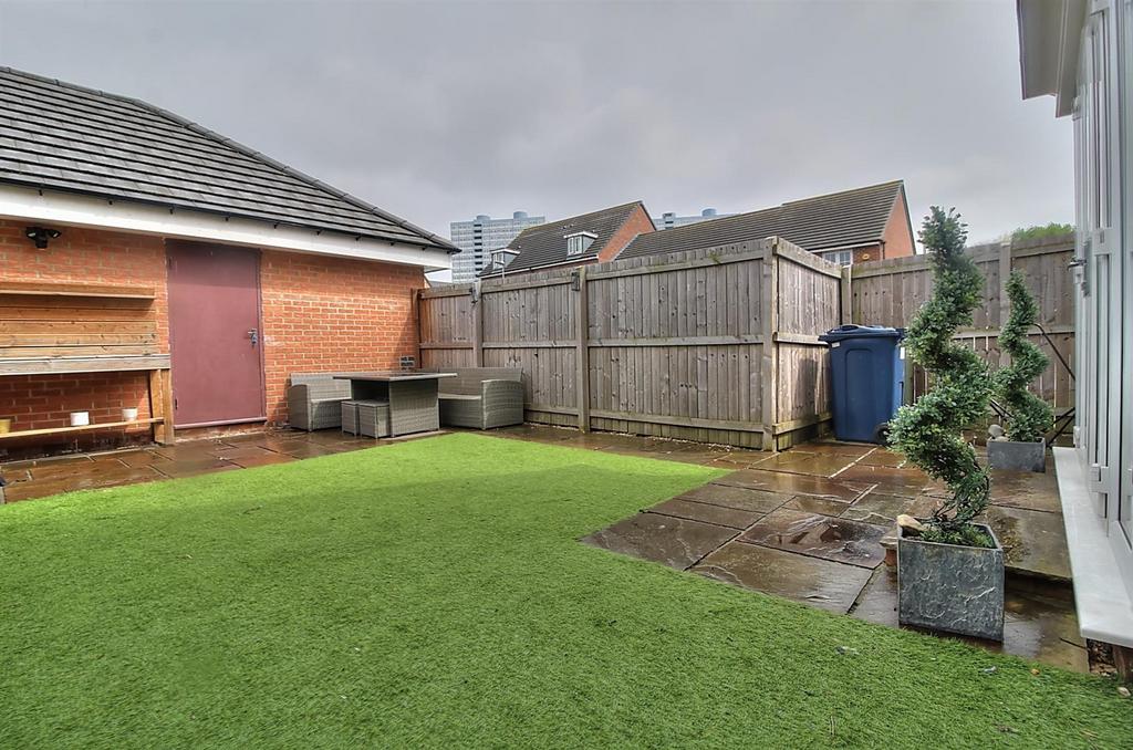 Rear Garden 2.jpg