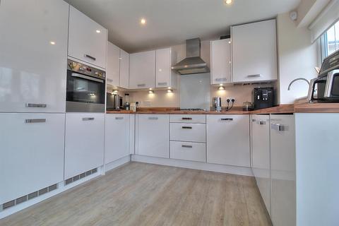 3 Ropery Road, Gateshead, NE8 2HP