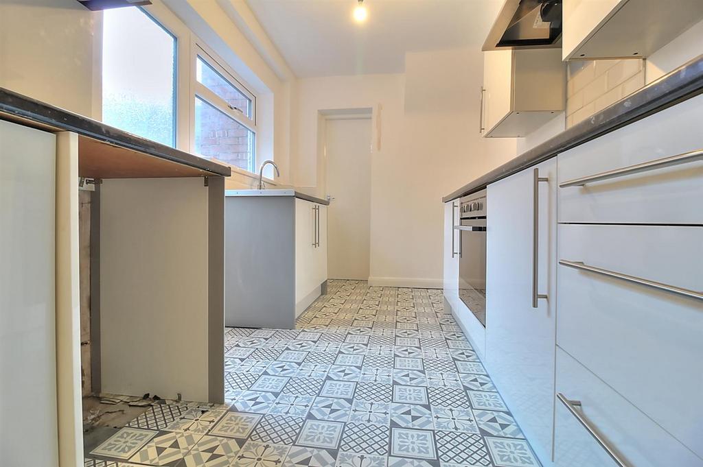 Kitchen 1.jpg