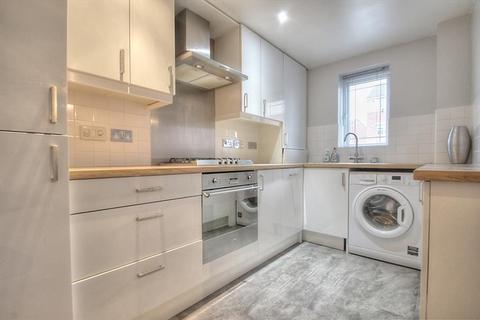 2 bedroom flat for sale, Renforth Close, Gateshead NE8