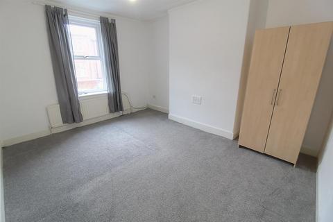 2 bedroom flat to rent, Florence Avenue, Gateshead NE9