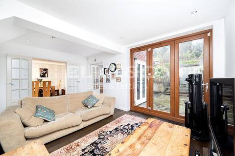 95 The Reddings, London, NW7 4JP
