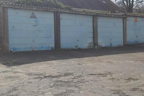Garage to rent, Cooper Road, Chatham ME5