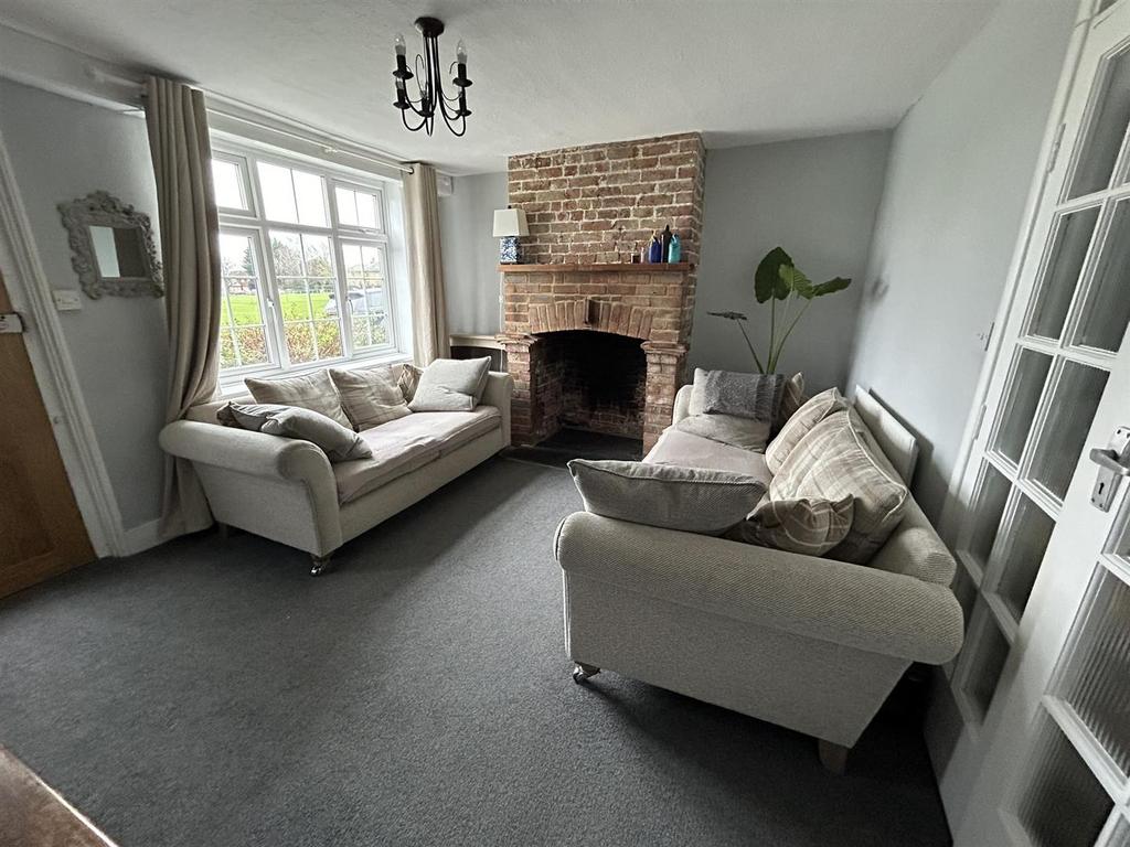 Wellington Cottages, Meopham DA13 2 bed end of terrace house to rent