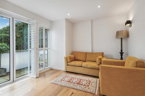 2 bedroom flat to rent, Southfield Road, London