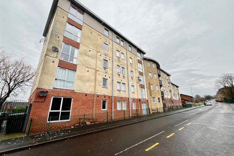 3 bedroom flat for sale - Bramwell Court, Derwentwater Road, Gateshead