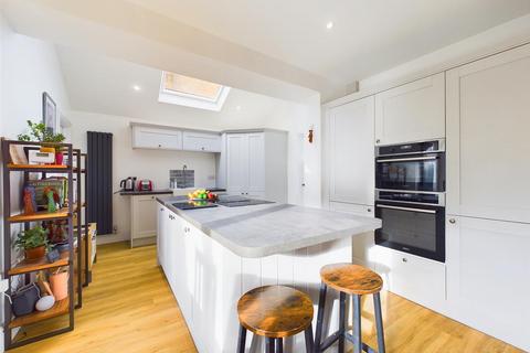 98 Robinson Road, Nottingham, NG3 6BD