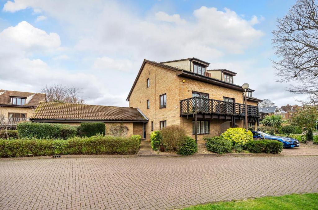 Albany Mews, Kingston Upon Thames KT2 4 bed townhouse for sale £1,300,000