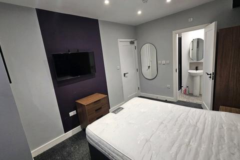 Fraser Street (EN-SUITE ROOMS Bills Inc), Swinton M27