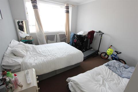 2 bedroom flat for sale, Portland Road, South Norwood