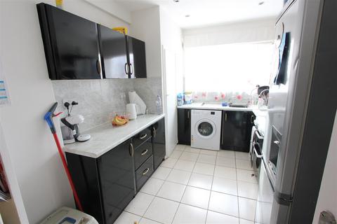 2 bedroom flat for sale, Portland Road, South Norwood