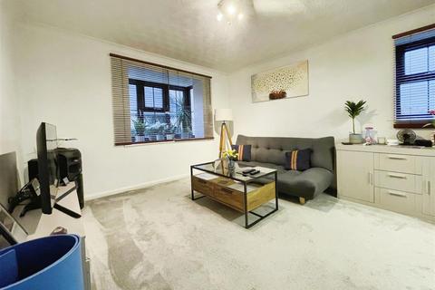 1 bedroom flat for sale, Gorse Meade, Slough
