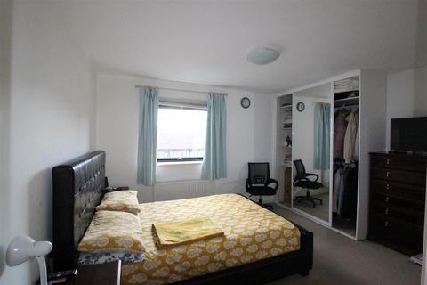 2 bedroom flat for sale, Sherman House, Aberfeldy Street, E14