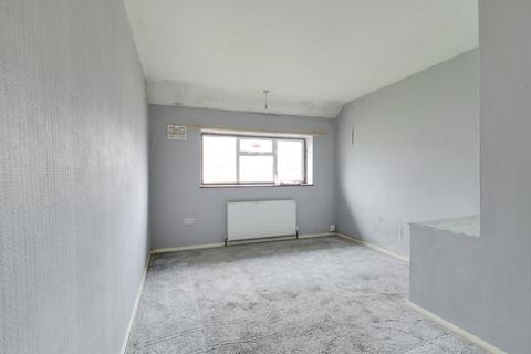 3 Annalee Road, South Ockendon, RM15 5BY
