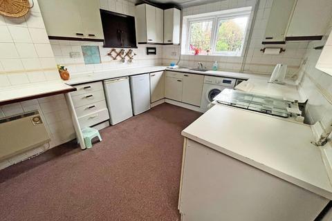 2 bedroom semi-detached house for sale - Myrtle Avenue, Peterborough PE1