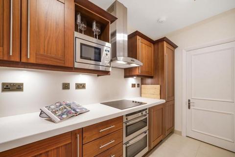 4 bedroom flat to rent, Chiltern Court, Baker Street, London W1