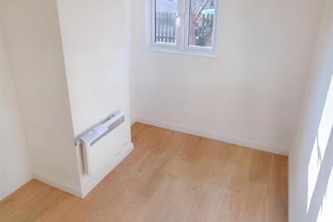 1 bedroom flat for sale, Lanham Place, Basildon, SS13