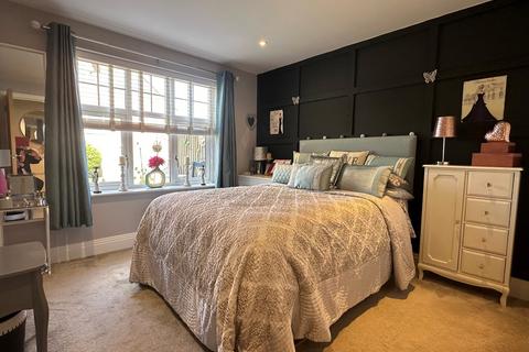 1 bedroom ground floor flat for sale, Crossways, St Marks Road, Binfield, Bracknell, RG42