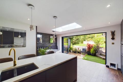 25 Kirk Road, Nottingham, NG3 6GX