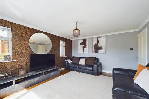 25 Kirk Road, Nottingham, NG3 6GX