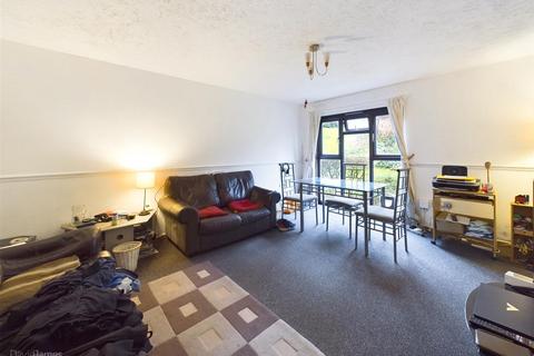 2 bedroom flat for sale, Hooton Road, Nottingham NG4
